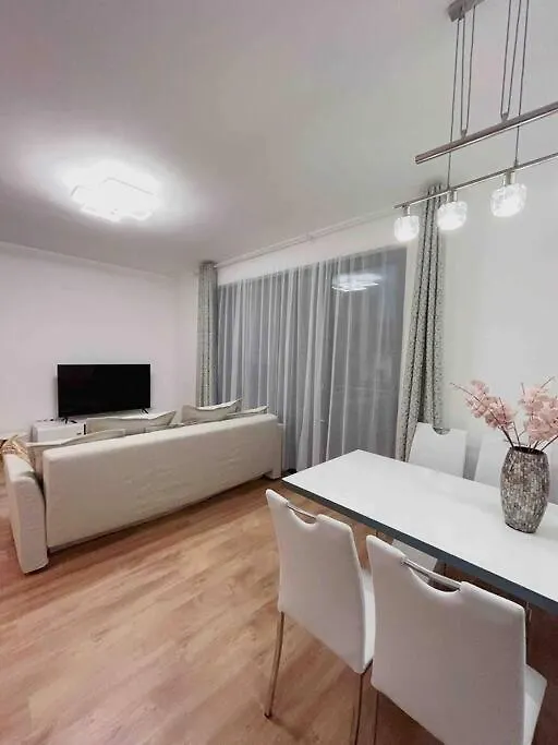 Appartamento Spacious Rooms With Balcony And Garage Budapest